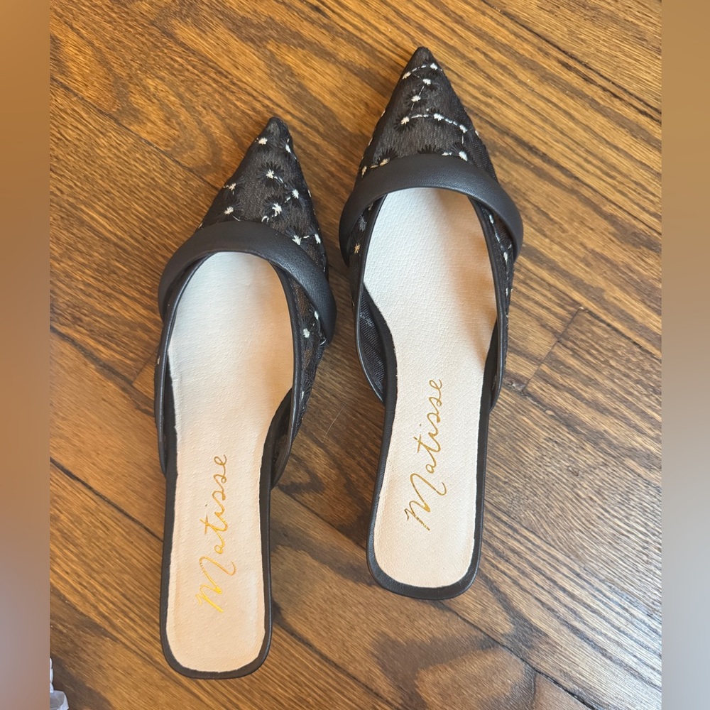 Matisse Black Sandals with Flower Accents
